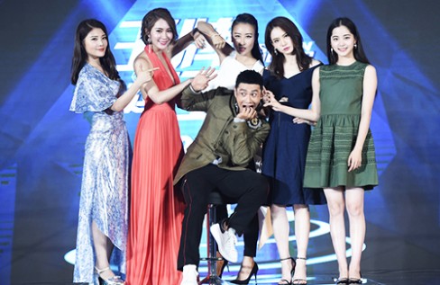 Huang Xiaoming Promotes “Mission Milano”, Has the Sexiest Lips ...